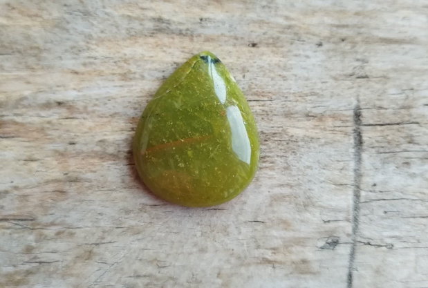 Cabochon opal verde, 32x26x7 mm