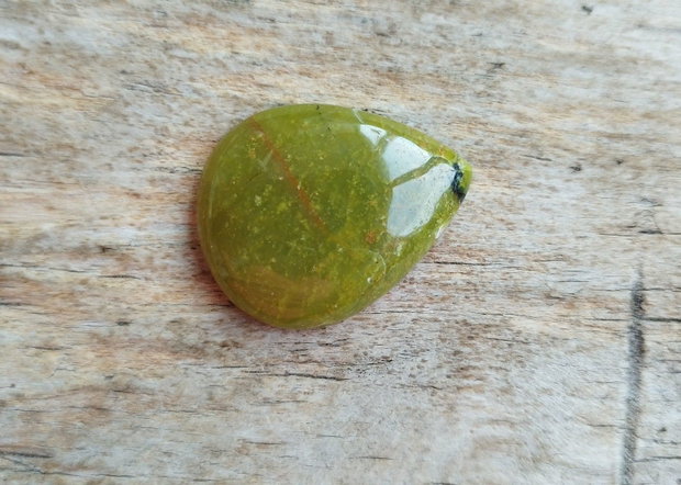Cabochon opal verde, 32x26x7 mm