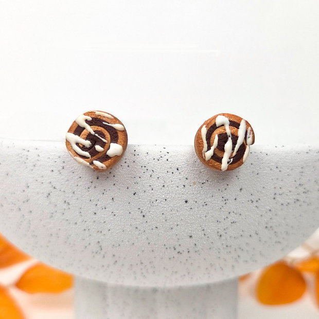 Cercei cinnamon rolls, handmade din lut polimeric