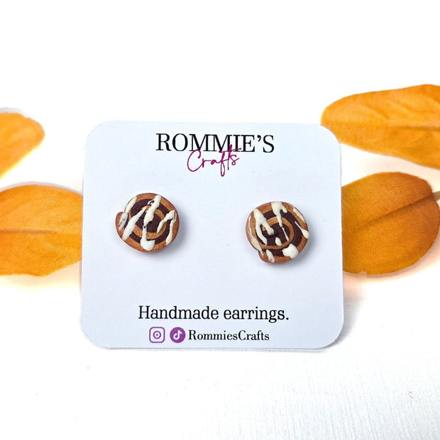 Cercei cinnamon rolls, handmade din lut polimeric