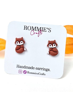 Cercei vulpite handmade din lut polimeric, stil woodland