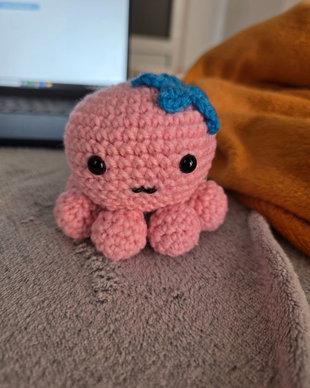 Octopus roz croșetat
