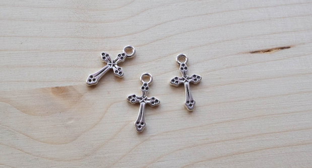 Charm cruciuliță