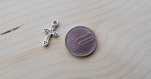 Charm cruciuliță