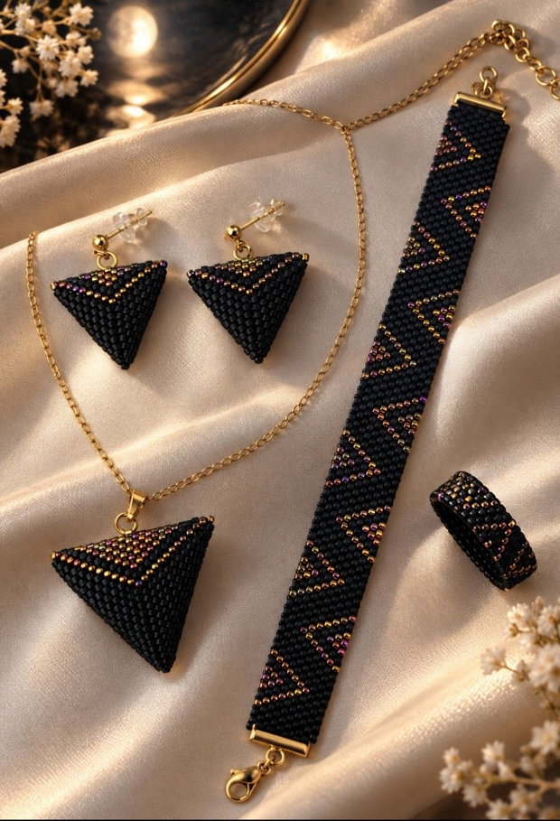 Set din mărgele Miyuki ,,Noapte irizată,,