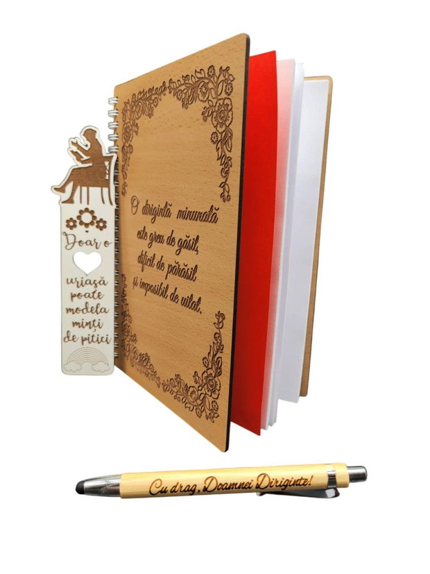 Set cadou pentru Doamna Diriginta Agenda, pix si semn de carte din lemn personalizate cu mesaj, A5