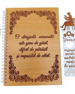 Set cadou pentru Doamna Diriginta  Agenda, pix si semn de carte din lemn personalizate cu mesaj, A5