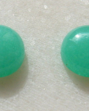 (2 bucati) Light green jade cabochon aprox 10x5 mm