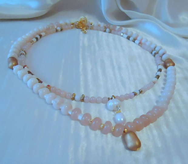 Doua coliere elegante, separate, jad gradient, perle, sfere, hematit / 165 lei amandoua