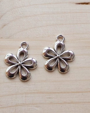 Pandantiv floare