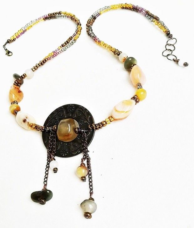 colier cu agate in nuante vegetale de toamna