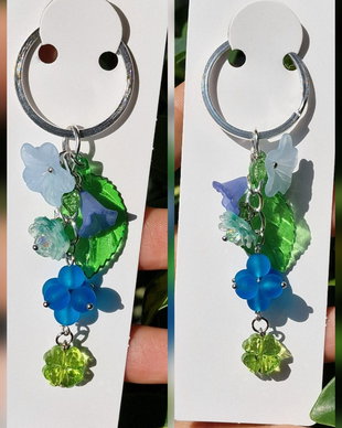 Breloc floral albastru