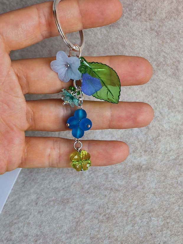 Breloc floral albastru