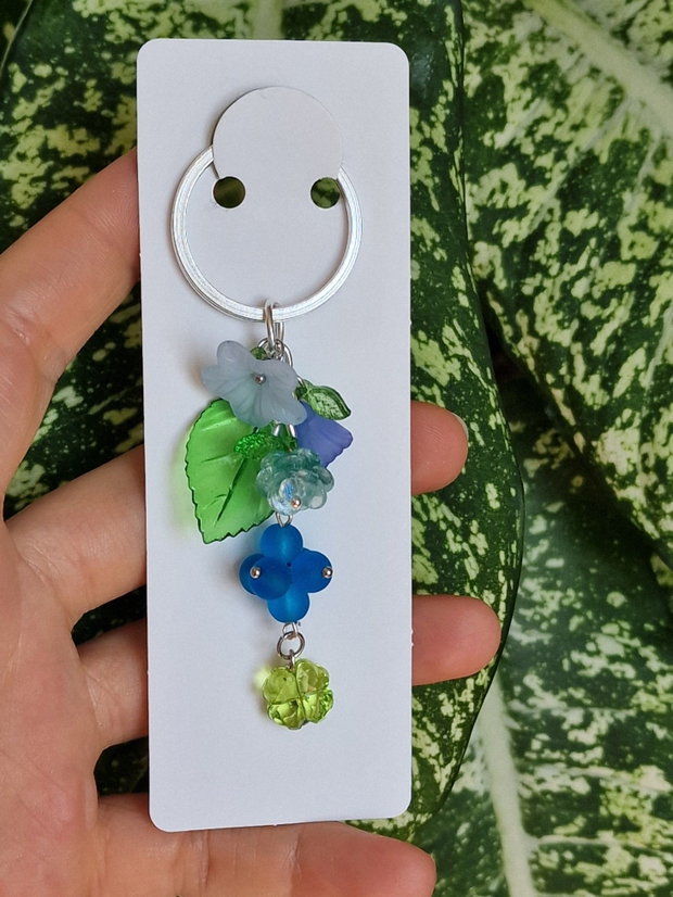 Breloc floral albastru