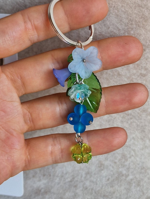 Breloc floral albastru