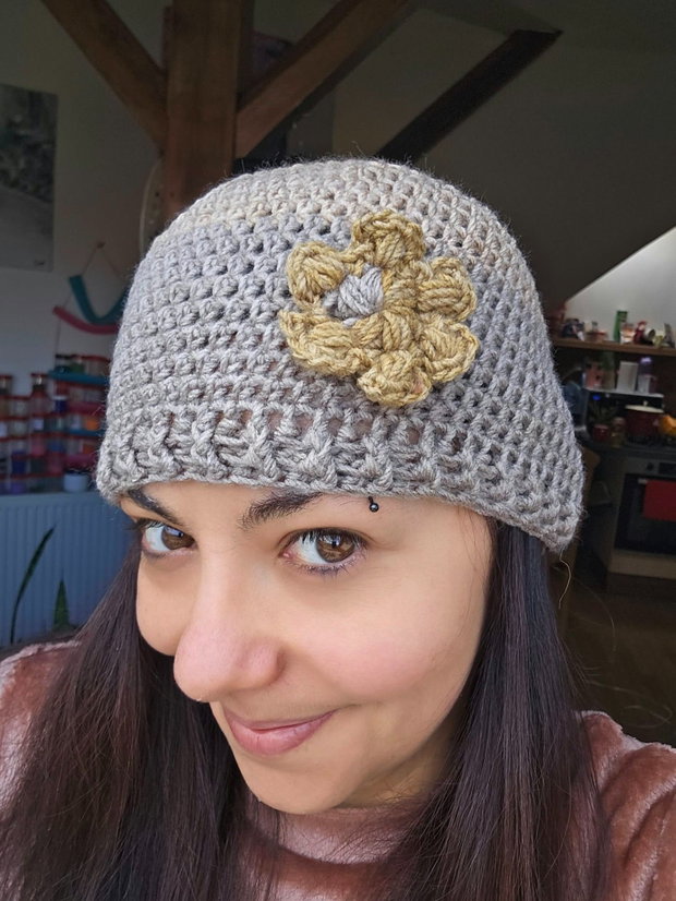 Căciulă croșetată handmade Floare de Toamnă