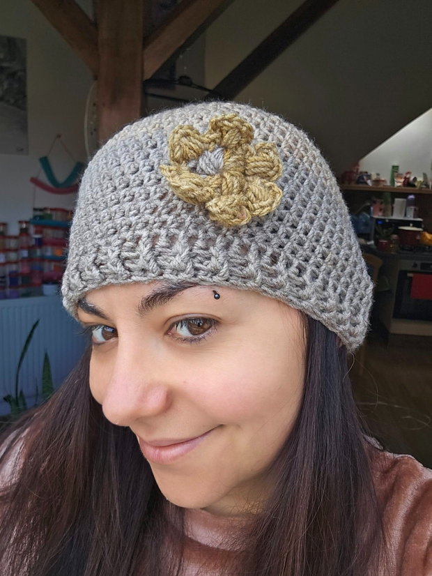 Căciulă croșetată handmade Floare de Toamnă