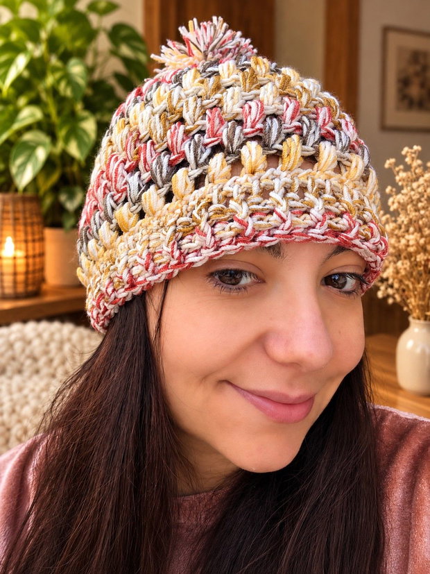 Căciulă croșetată handmade Toamnă Colorată cu pompon