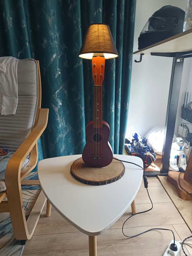 Veioza UKULELE toy