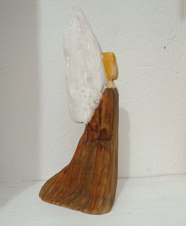 Inger sculptat in lemn