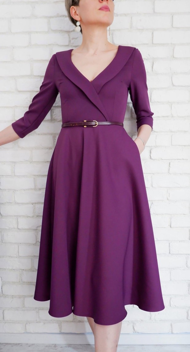 Rochie Clos Grena cu Guler Intors