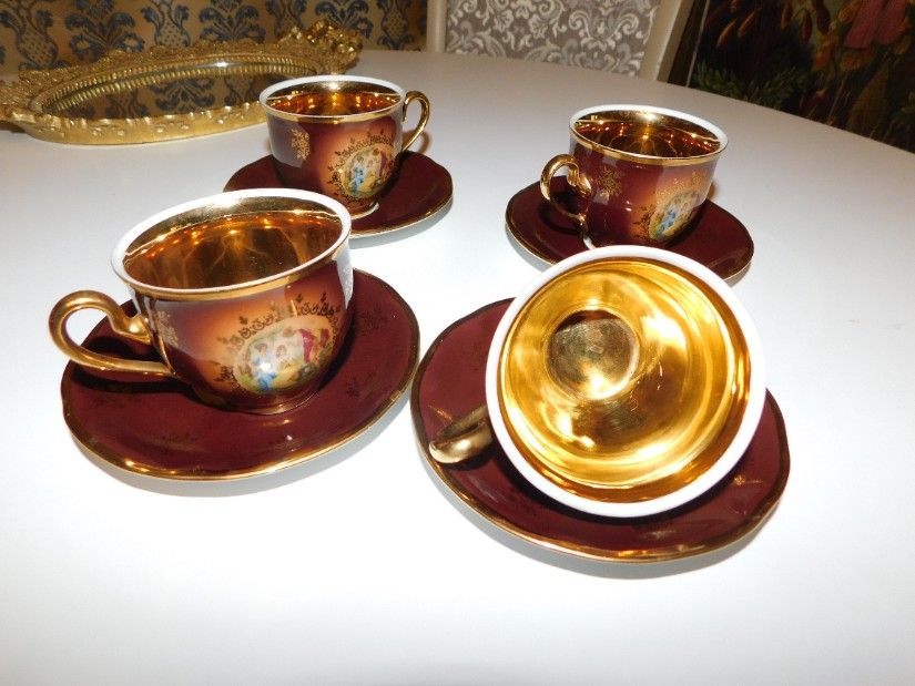 Portelan Bohemia, vintage, pictat manual, aur coloidal, 4 cani cu 4 farfurii, pentru cafea