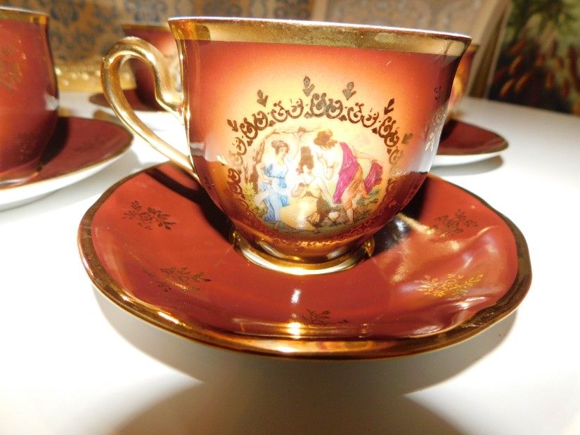 Portelan Bohemia, vintage, pictat manual, aur coloidal, 4 cani cu 4 farfurii, pentru cafea