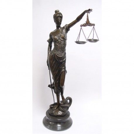 Justitia - statueta din bronz pe un soclu din marmura