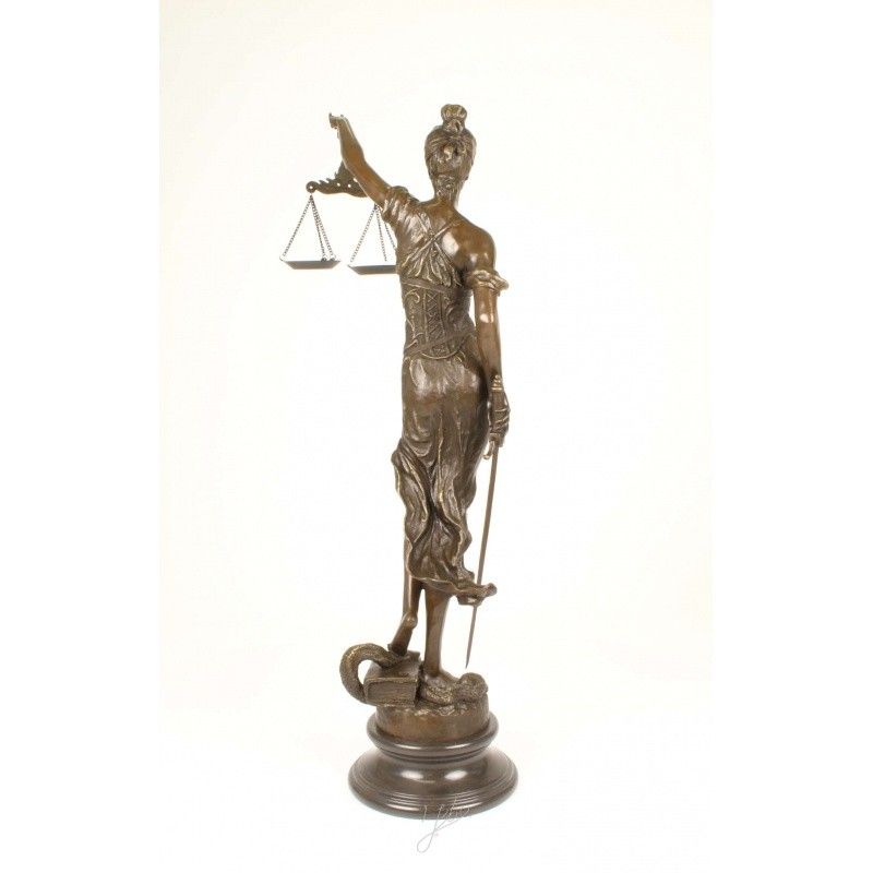 Justitia - statueta din bronz pe un soclu din marmura