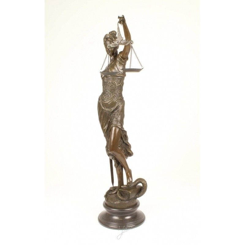 Justitia - statueta din bronz pe un soclu din marmura