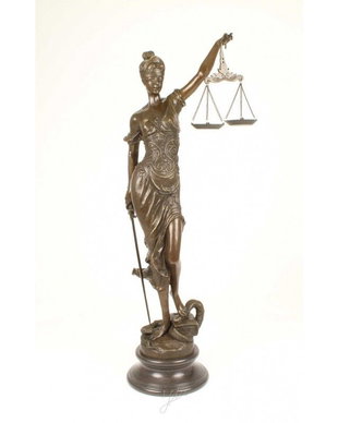 Justitia - statueta din bronz pe un soclu din marmura