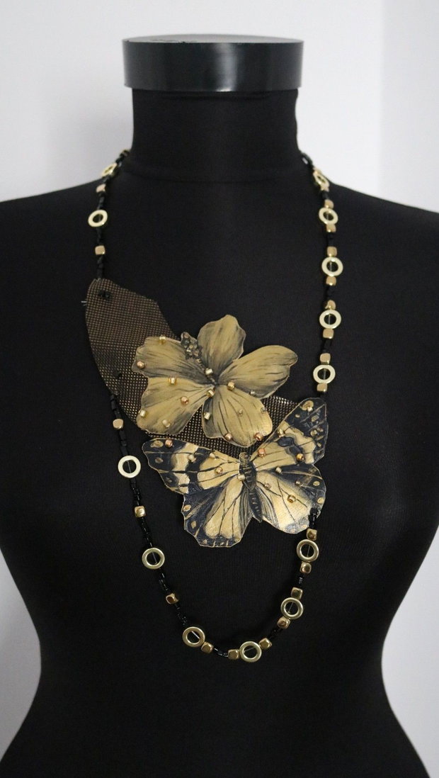 Colier fluture si floare auriu negru