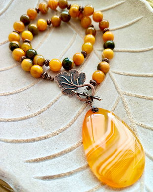 Colier vintage agate galbene