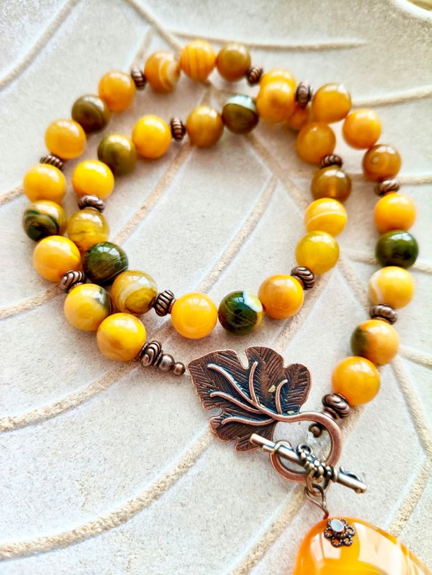 Colier vintage agate galbene