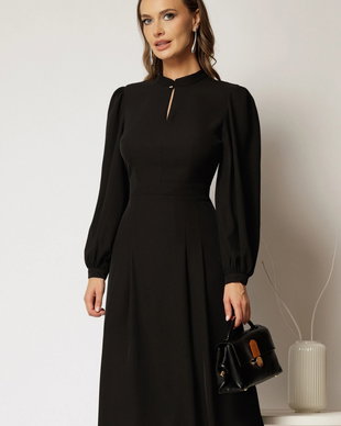 Rochie DY Fashion midi neagra cu decupaj la decolteu si pliuri pe fusta