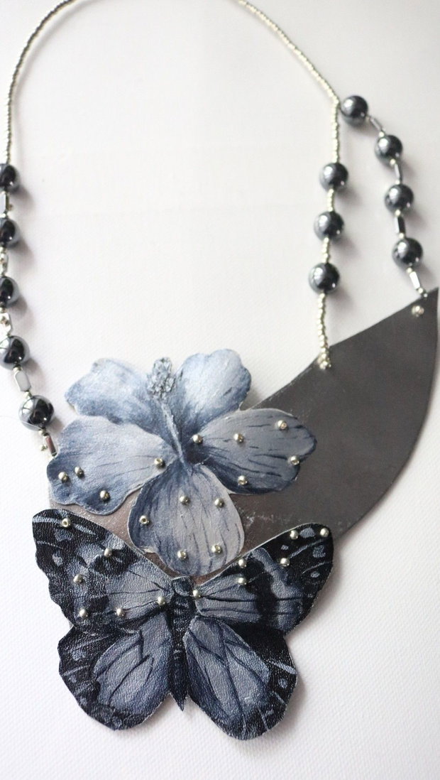 Colier Fluture Floare argintiu
