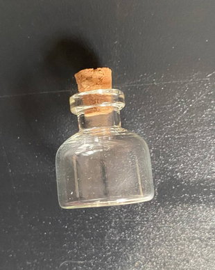 Mini sticlute cu dop pluta
