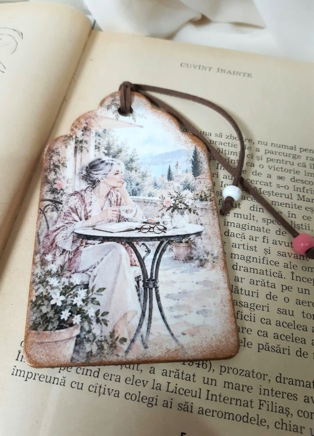Semn de carte handmade - Cititul, un mic rasfat
