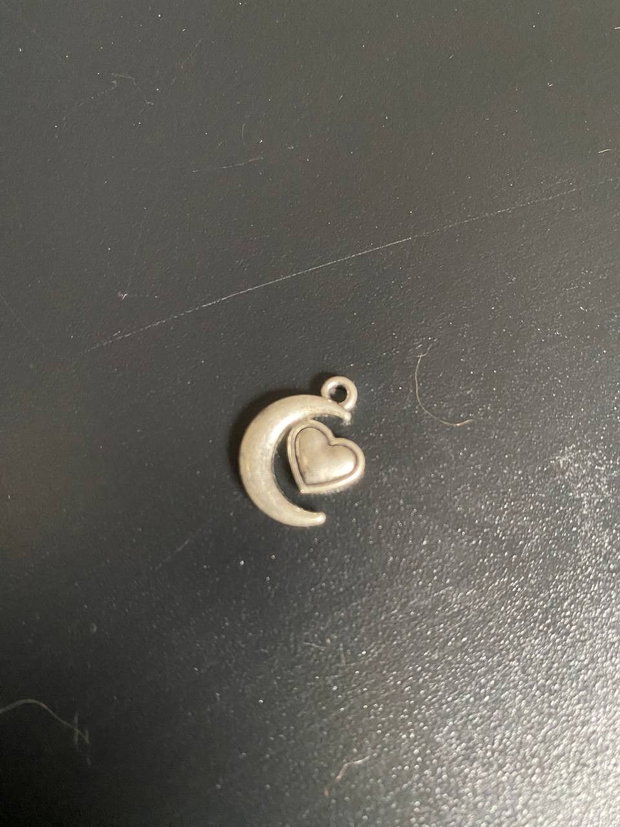 Charm semi luna cu inima