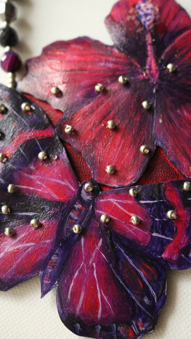 Colier mov fluture si floare