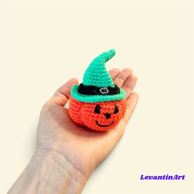 Mini dovleac croșetat manual decorațiune Halloween handmade LA COMANDĂ