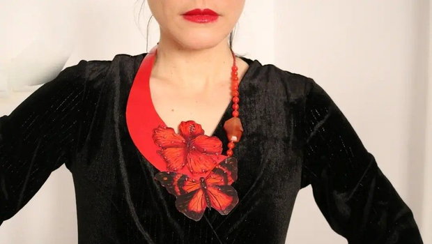Colier fluture si floare