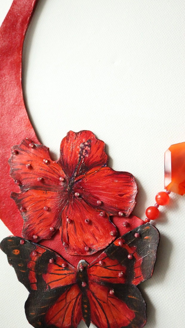 Colier fluture si floare