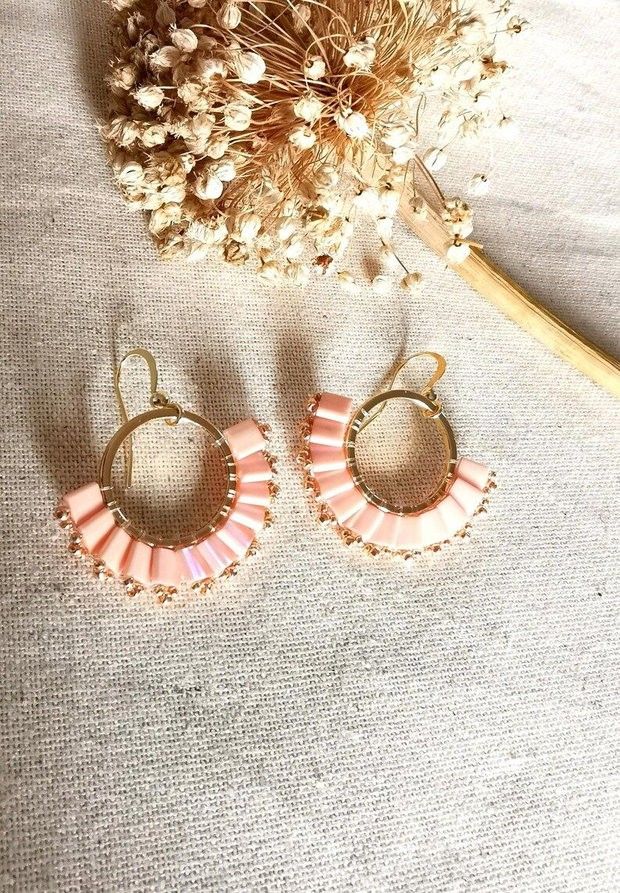 Cercei rotunzi cu margele Tila roz, cercei handmade boho