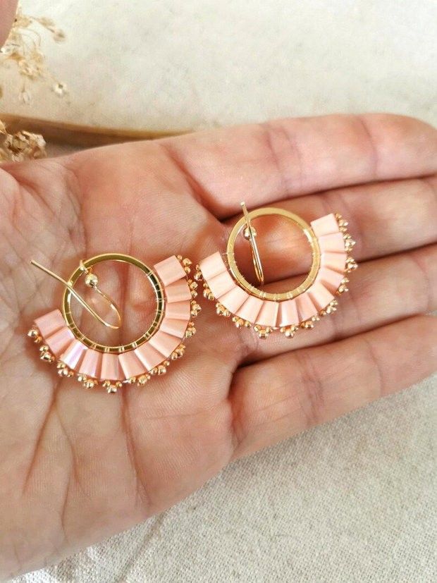 Cercei rotunzi cu margele Tila roz, cercei handmade boho