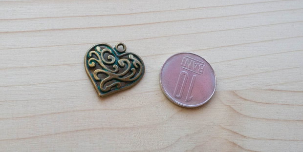 Pandantiv inimă metalică verdigris