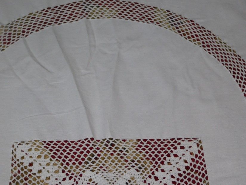 Fata  de masa, alba,  dantele,  vintage,  ovala,  neutilizata, dantele   lucrate  manual si aplicate,
