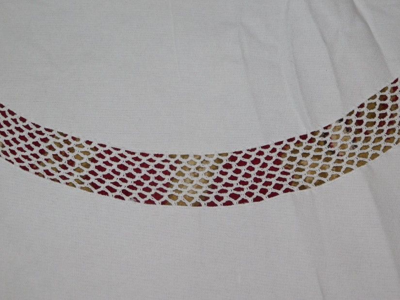 Fata  de masa, alba,  dantele,  vintage,  ovala,  neutilizata, dantele   lucrate  manual si aplicate,