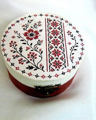 Cutie din lemn cu motiv traditional 52816