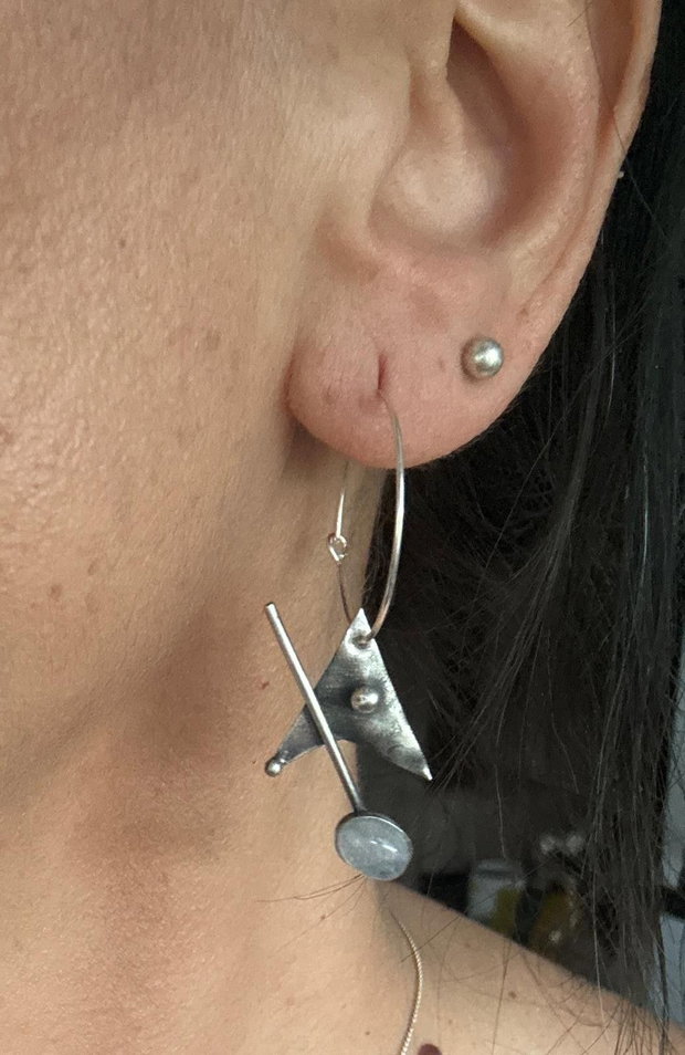 Cercei asimetrici si lungi din argint 925 oxidat si moonstone